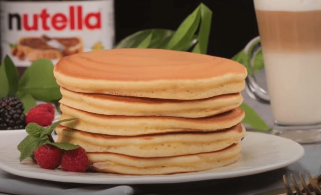 recept na luxusní sladkou a vydatnou snídani: lívance s nutellovou náplní! recept na luxusní sladkou a vydatnou snídani: lívance s nutellovou náplní!