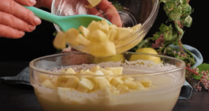 Připravený téměř BEZ práce! Recept na skvělý jablečný koláč připravený téměř bez práce! recept na skvělý jablečný koláč