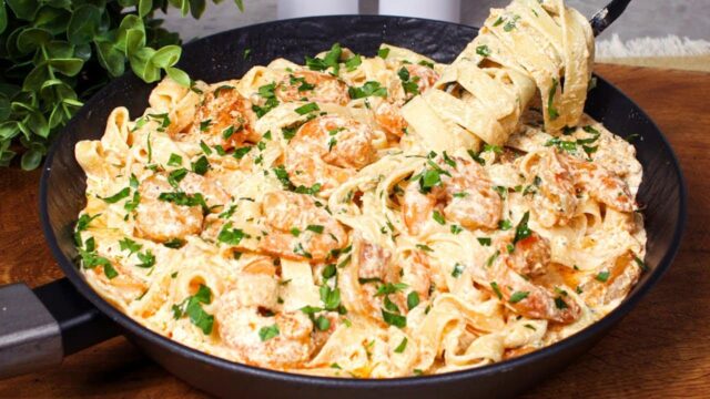 lahodné krémové těstoviny z krevet, které si můžete uvařit doma