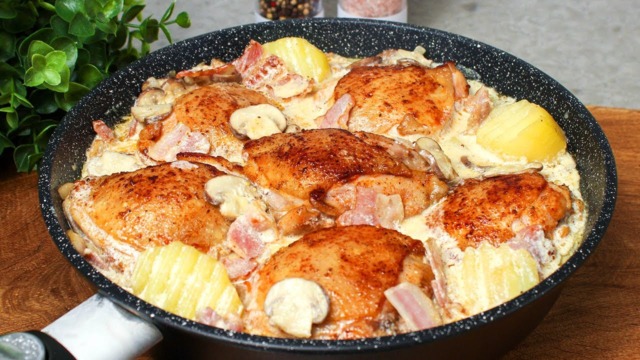 recept s kuřecími paličkami, bramborami a žampióny v lahodné omáčce