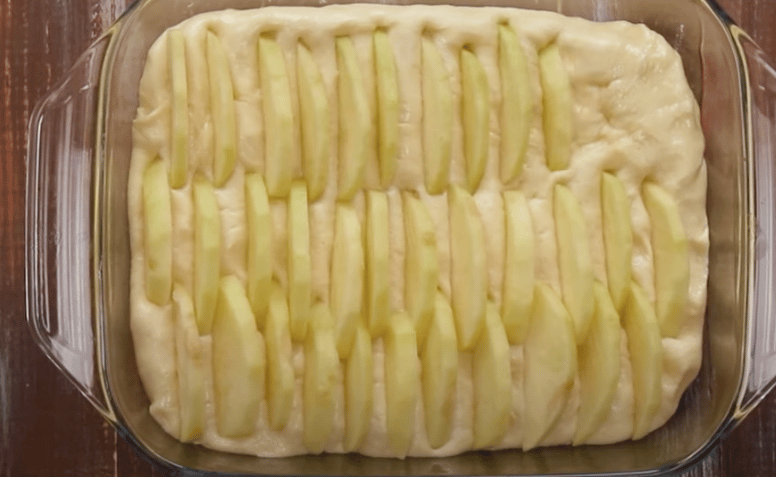 lahodný jablečný koláč, který vás překvapí nejen svou snadnou přípravou!