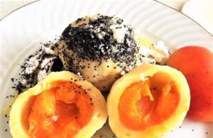inspirace na sladký oběd – meruňkové knedlíky s tvarohem a mákem