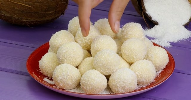 jednoduchý foto recept na domácí kokosové raffaelo kuličky