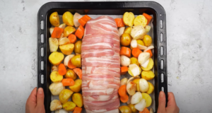 Plněná vepřová kotleta se zeleninou a bramborami pečená v troubě plněná vepřová kotleta se zeleninou a bramborami pečená v troubě