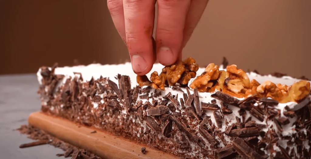 vynikající dort z kakaových oplatek a zakysané smetany – jednoduché a rychlé