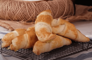 sýrové croissanty se šunkou – chutnají opravdu výborně!