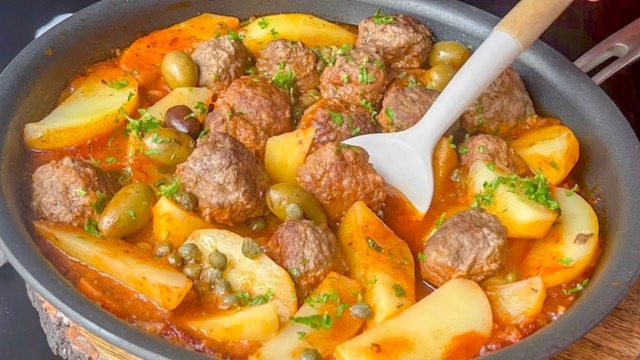 Lahodný recept z mletého masa na večeři pro celou rodinu Lahodný recept z mletého masa na večeři pro celou rodinu