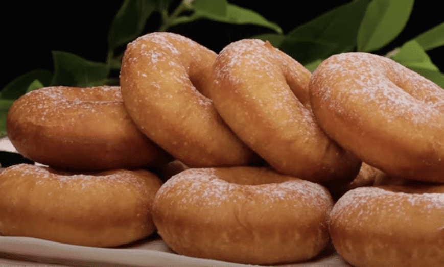 zdaleka lepší než ty z obchodu: smažené domácí donuty z kynutého těsta!