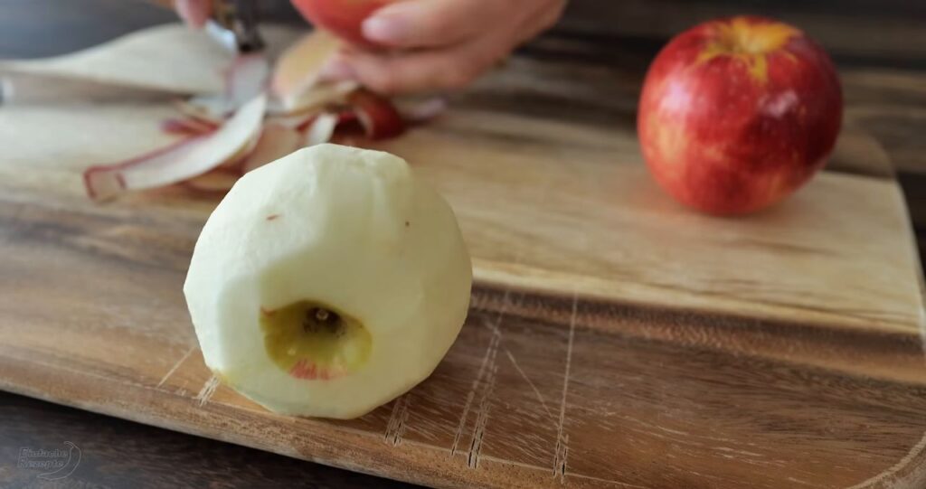 Jednoduchý jablečný koláč jehož příprava vám zabere 10 minut