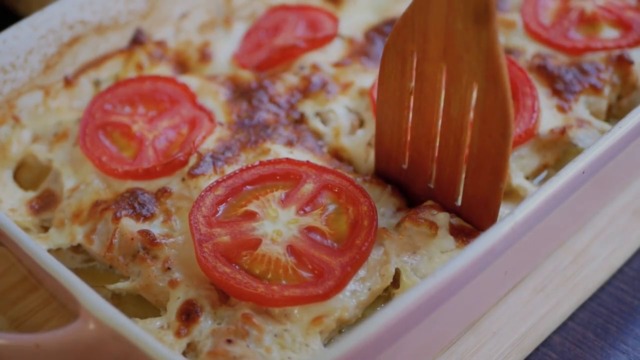 Vyzkoušejte tento recept na zapečené kuřecí kousky v omáčce Vyzkoušejte tento recept na zapečené kuřecí kousky v omáčce