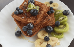 jednoduchý tip na zdravou a vydatnou snídani – celozrnné francouzské tousty