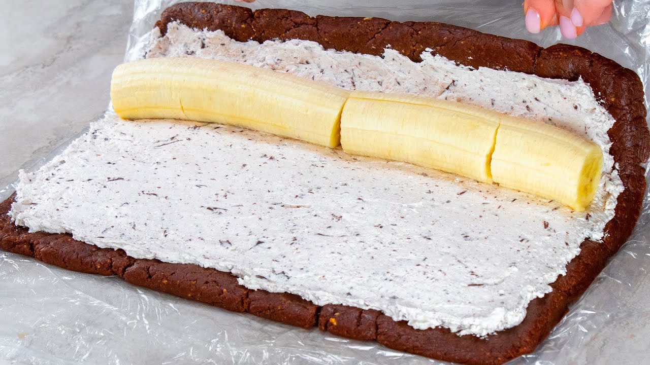 připravte si super dort bez pečení se 2 banány, sušenkami a nutellou!