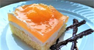 Piškotový zákusek s meruňkami – Snadná a rychlá příprava! piškotový zákusek s meruňkami – snadná a rychlá příprava!