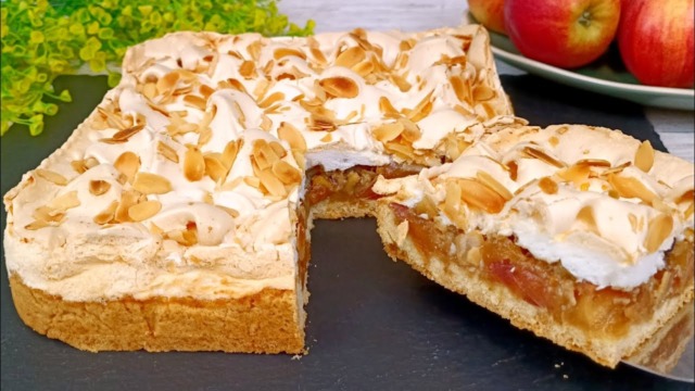 Recept na fantastický koláč s čerstvými jablky a krémem