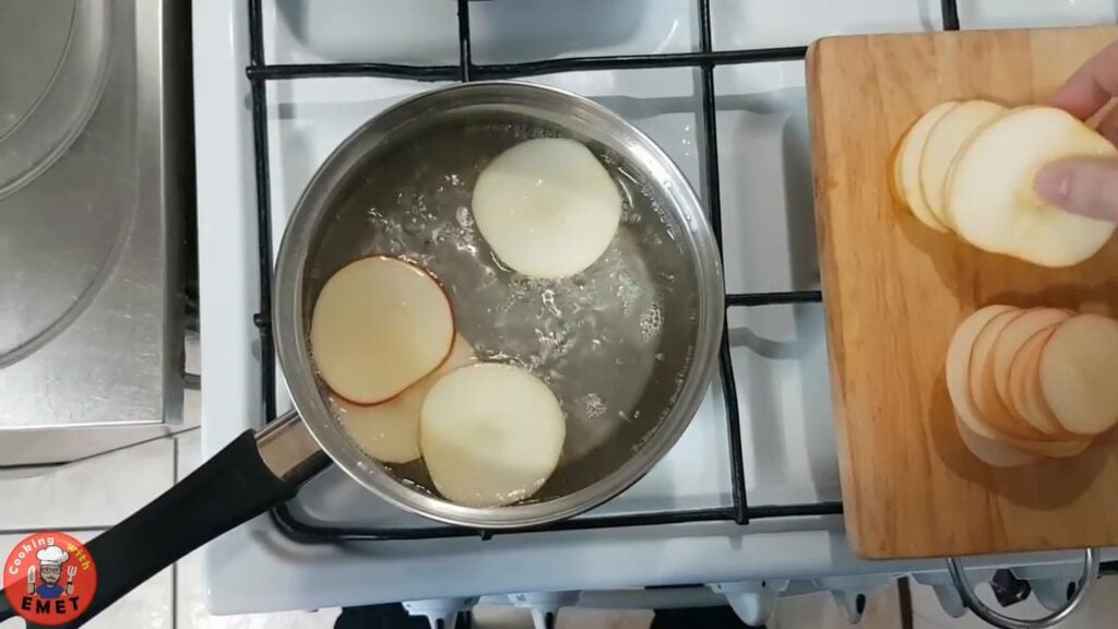 Recept na pečenou jablkovou růži