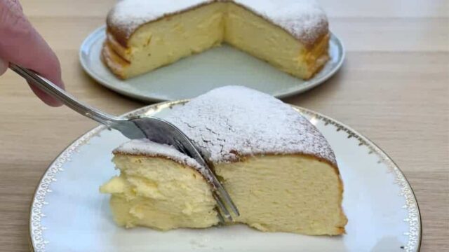 skvělý jogurtový koláč s jemnou a nadýchanou chutí: bez špetky mouky!