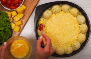 jedinečný sýrový koláč se zeleninkou – tip na skvělé, slané pohoštění!
