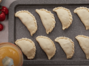 taštičky z listového těsta plněné masovou směsí a sýrem: tip na skvělý předkrm!