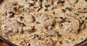 Vyzkoušejte tento jednoduchý recept s kuřecím masem v lahodné omáčce "Vyzkoušejte tento jednoduchý recept s kuřecím masem v lahodné omáčce "