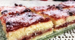 Kokosové řezy s marmeládou a brusinkami od naší čtenářky – Vyzkoušejte tuto dobrotu! kokosové řezy s marmeládou a brusinkami od naší čtenářky – vyzkoušejte tuto dobrotu!