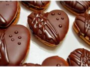 Plněné medovníčky: Recept na vláčné a voňavé medové cukroví s lahodnou náplní plněné medovníčky