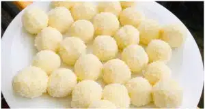 Nepečené Raffaello kuličky: Rychlý a chutný recept na vánoční cukroví s kokosem a mandlí chutné raffaello kuličky – nepečené cukroví