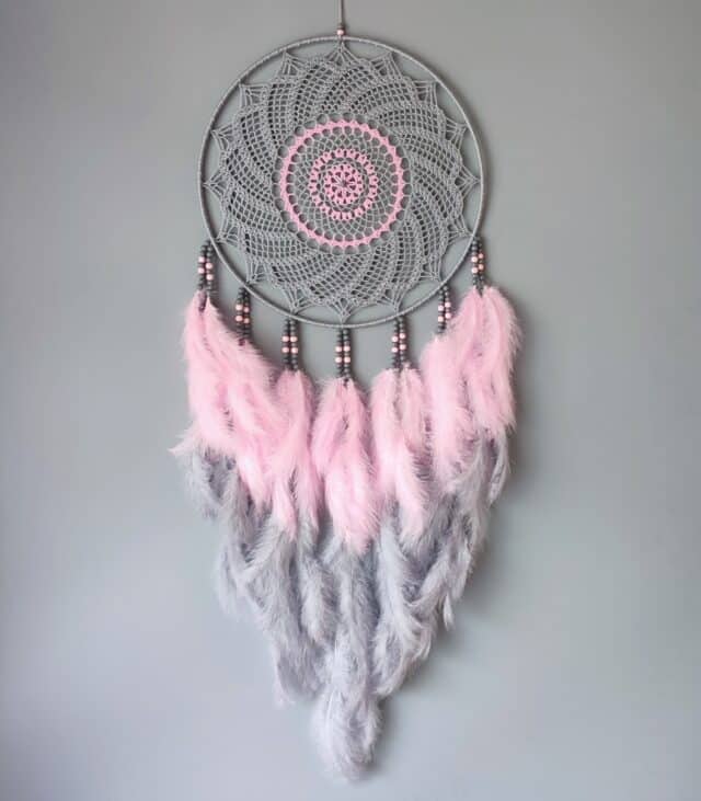 rozhovor: silvie se věnuje tvorbě jedinečných lapačů zlých snů a výrobě háčkovaných mandal