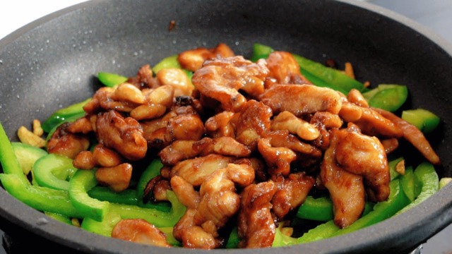 Recept na kuřecí maso se zeleným pepřem, který musíte vyzkoušet