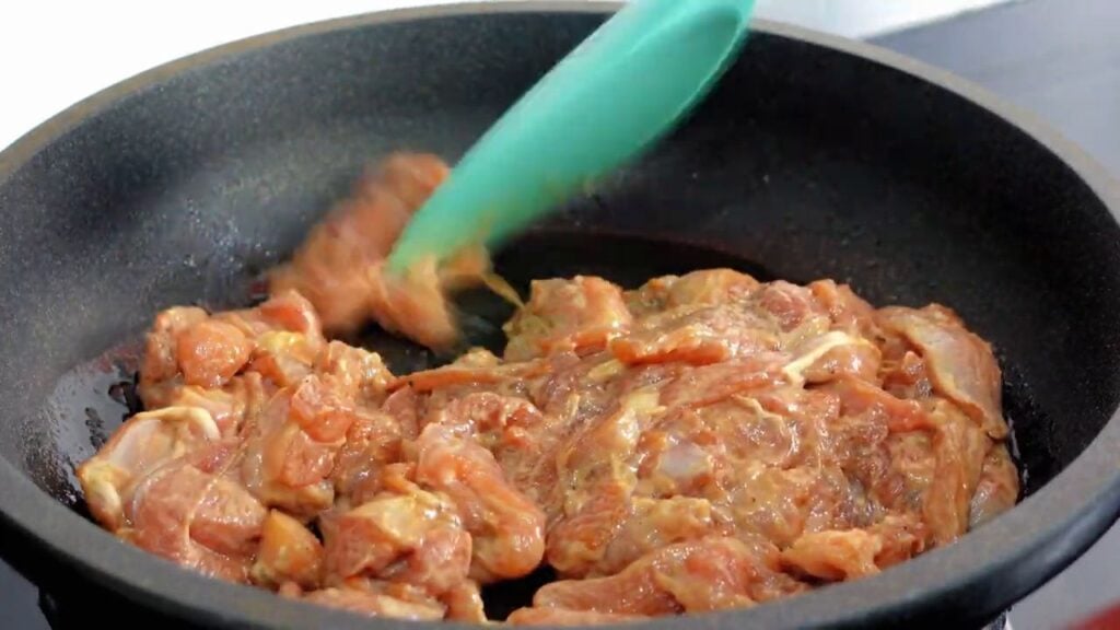 Recept na kuřecí maso se zeleným pepřem, který musíte vyzkoušet