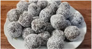 rumové kuličky obalené v kokosu – nepečené vánoční cukroví