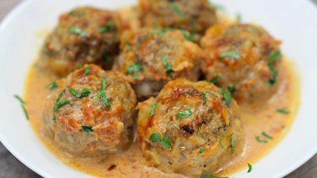 Recept na lahodné karbanátky pečené v troubě Recept na lahodné karbanátky pečené v troubě