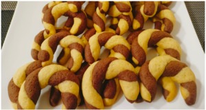 Nejlepší křehké rohlíčky: Recept na dvoubarevné cukroví, které se vždy povede!