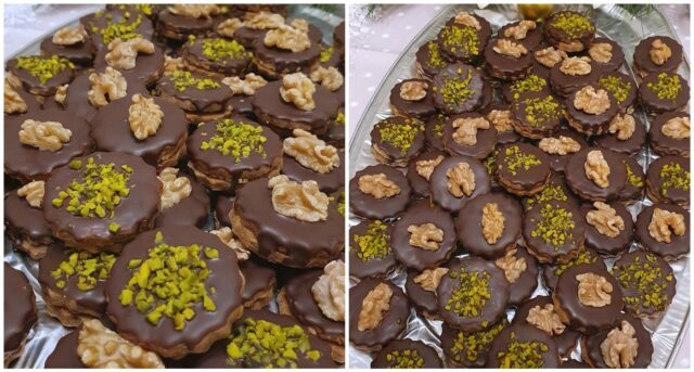 kakaové linecké s kávovým krémem a čokoládovou polevou