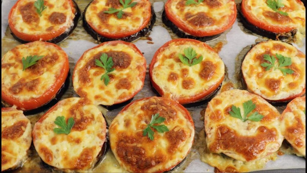 Zapečené baklažány s rajčaty a sýrem - oběd nebo večeře?