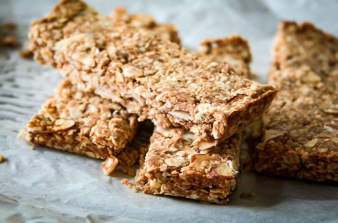 zdravé arašídové proteinové tyčinky jen z pár surovin