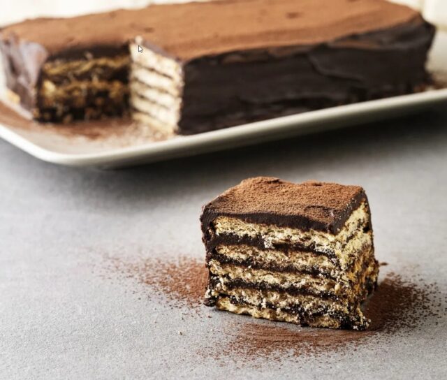 fantastické nepečené čoko pudinkové řezy, které potěší děti i dospělé