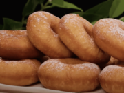 o mnoho lepší než ty kupované: vyzkoušejte tyto smažené domácí donuty z kynutého těsta!