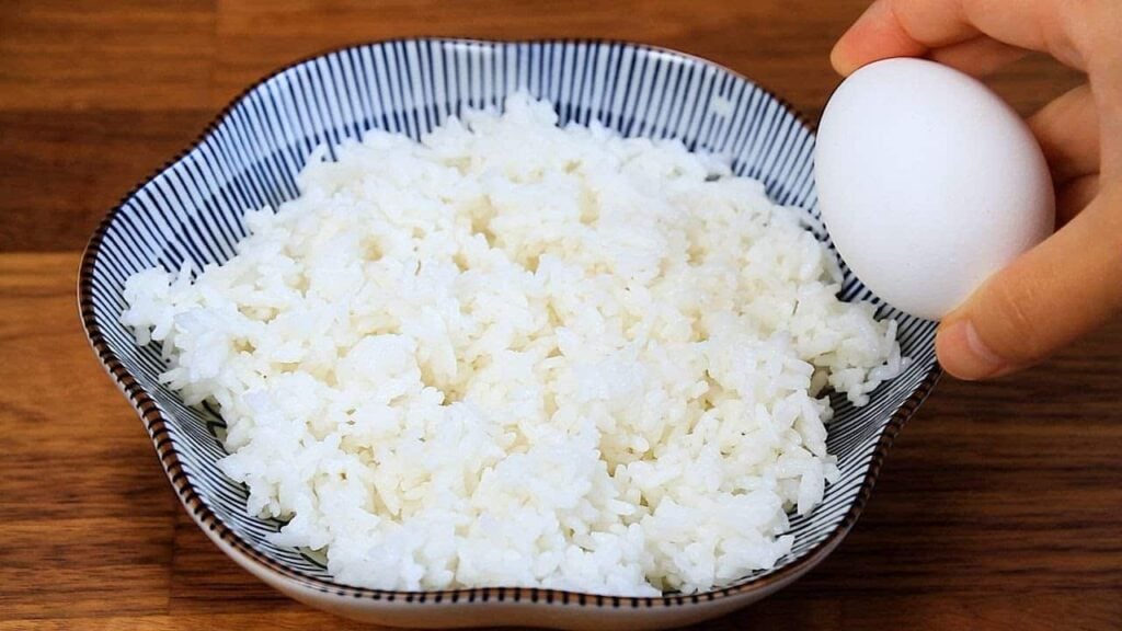 Velmi chutná křupavá placka z rýže a vajíčka - vyzkoušejte ji