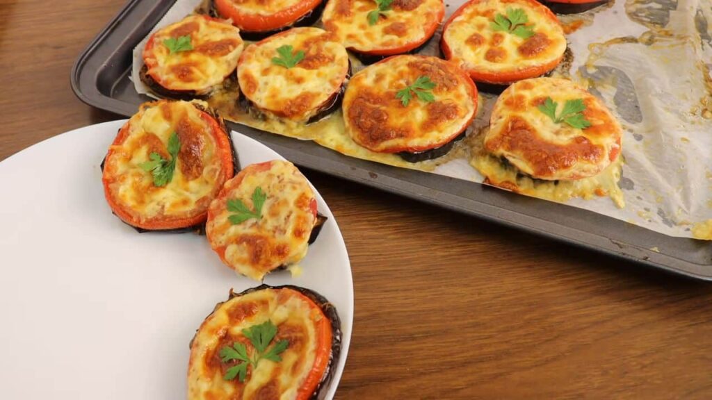 Zapečené baklažány s rajčaty a sýrem – oběd nebo večeře?