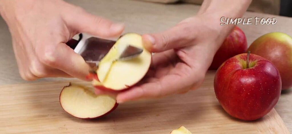 Jablečný koláč za 5 minut práce a 25 minut pečení – vyzkoušejte ho