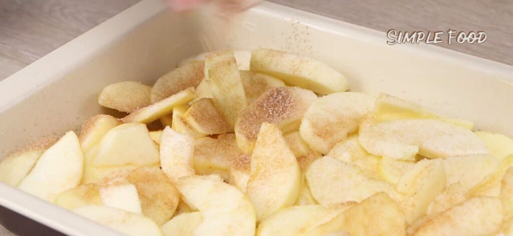 Jablečný koláč za 5 minut práce a 25 minut pečení – vyzkoušejte ho