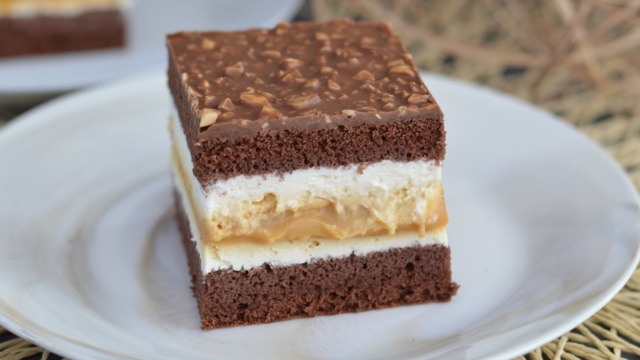 Velmi chutné snickers kostky, které si zamilujete