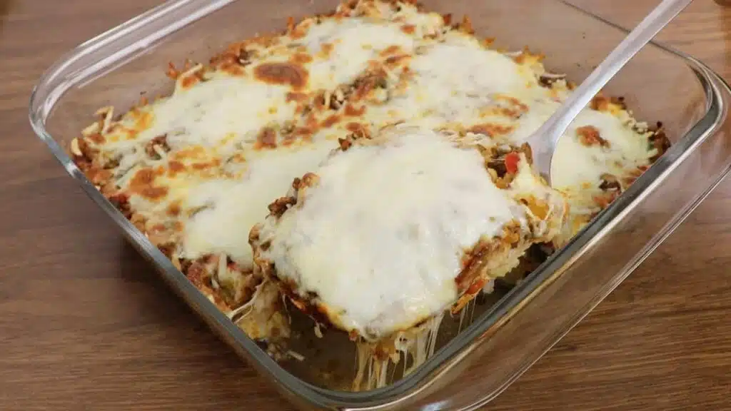 Zapečený karfiol se sýrem a mletým masem - večeře hotová! Zapečený karfiol se sýrem a mletým masem - večeře hotová!