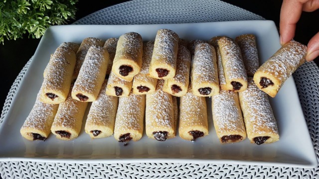 Chutné tyčinky plněné čokoládou, které si zamilují děti i dospělí Chutné tyčinky plněné čokoládou, které si zamilují děti i dospělí