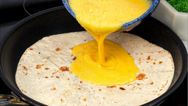 Lahodné snídaňové burrito z jednoduchých surovin - tip na netradiční snídaně Lahodné snídaňové burrito z jednoduchých surovin - tip na netradiční snídaně