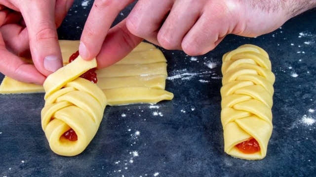 recept pletené domácí taštičky plněné jablečnou náplní!