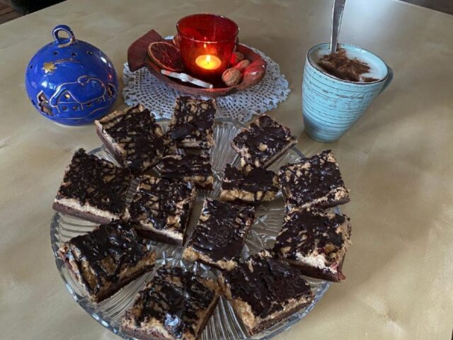 ořechový zákusek, který si zamiluje úplně každý!