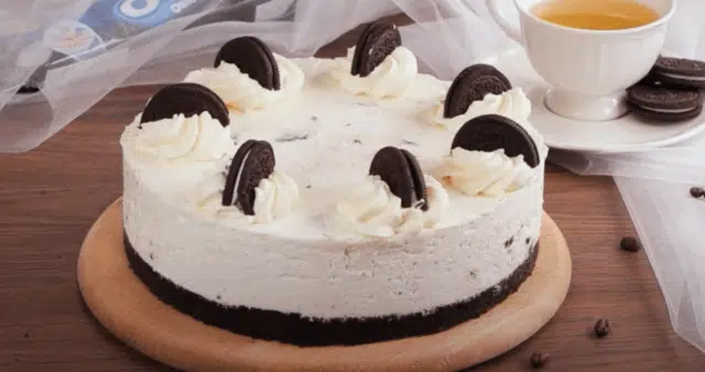 recept smetanový oreo dort s kousky sušenek – jednoduchý foto recept