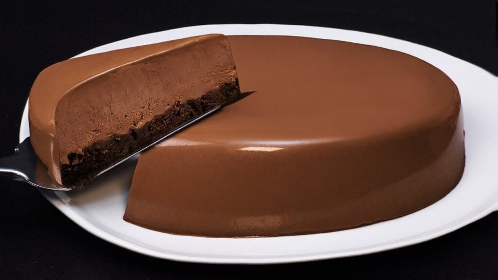 Nepečený nádherný, lahodný a jemný čokoládový dezert se smetanovo - čokoládovou pěnou, bez trouby, bez pečení!