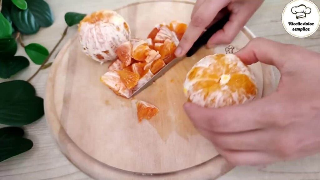 Famózní pomerančový moučník posypaný drobenkou, který se rozplývá na jazyku – delikatesa